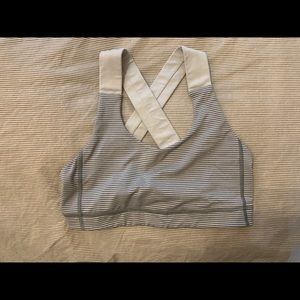 Lululemon Sports Bra - size 6